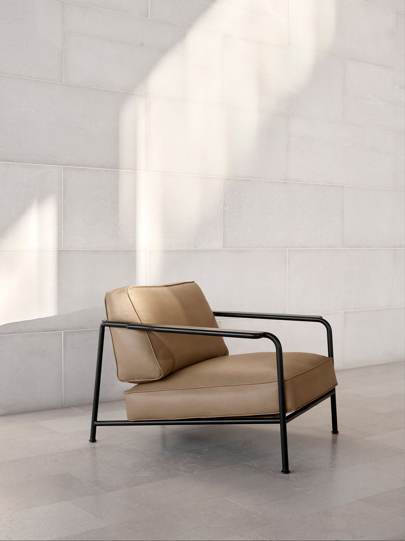 Aero Large Lounge Chair - Macchiato Parma Leather