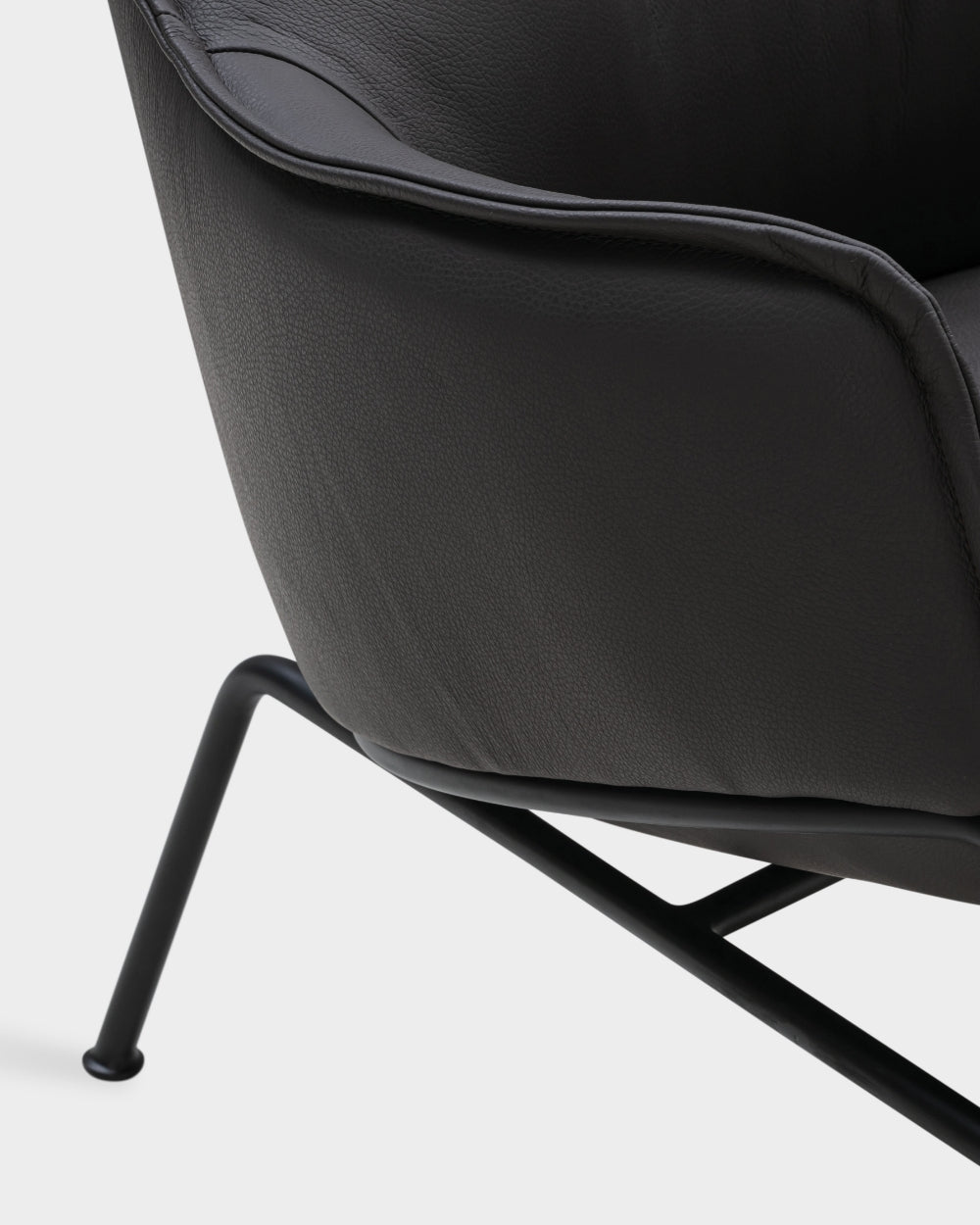 Aloe High Back Lounge Chair - Black Parma Leather
